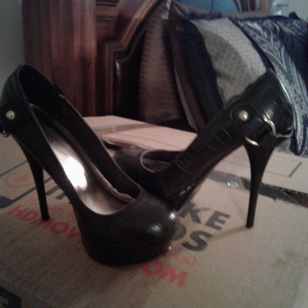 Dress shoes